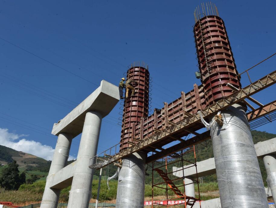 云南隧道！保瀘高速公路預(yù)計(jì)2021通車(chē)！昆明到怒江縮短6小時(shí)！